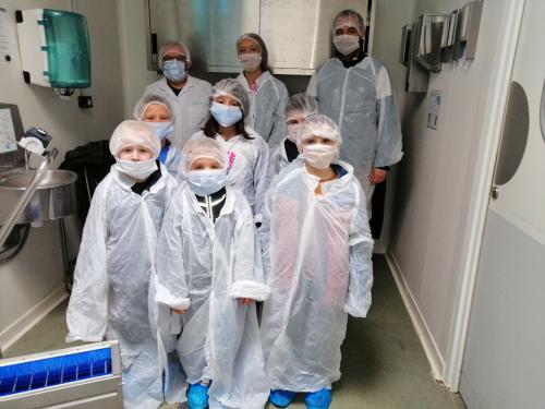 Visite de la cuisine centrale par les enfants du club des petits dégustateurs