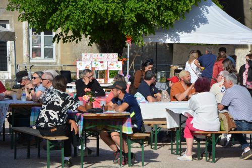place du marché rempli pour les 6 ans 