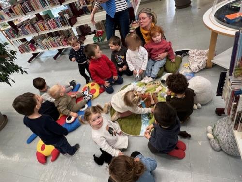 chasse aux œufs de pâques pour la crèche et les petits des Passerelles
