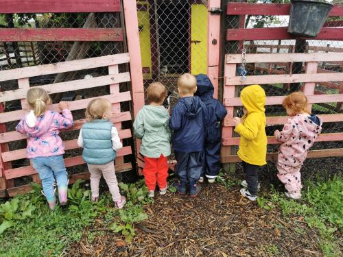 les petits de la crèche au jardin du coeur